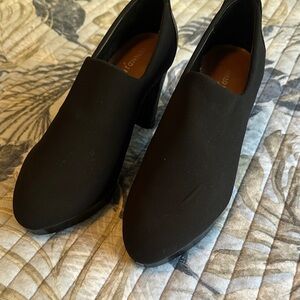 Donald J. Pliner Elegant Black Women's Heels